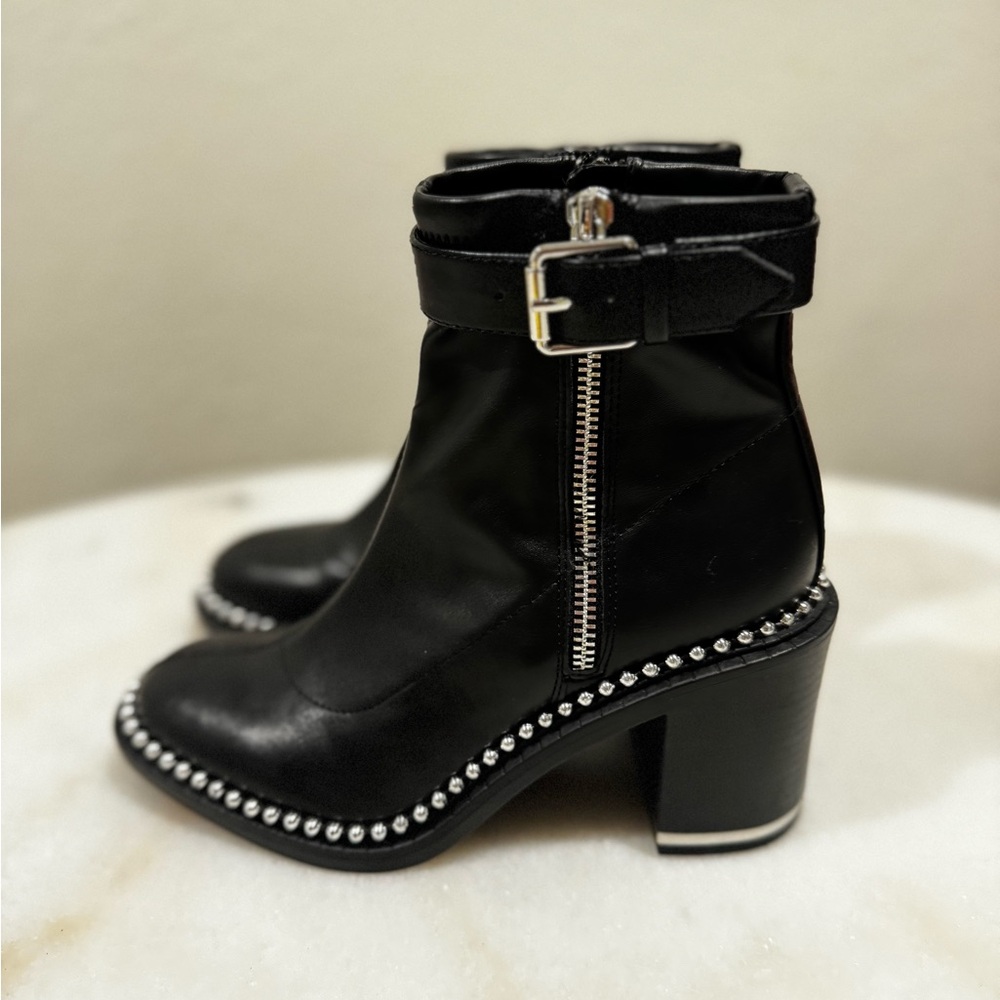 BCBGENERATION Braxi Crystal Embellished Boots size 5.5